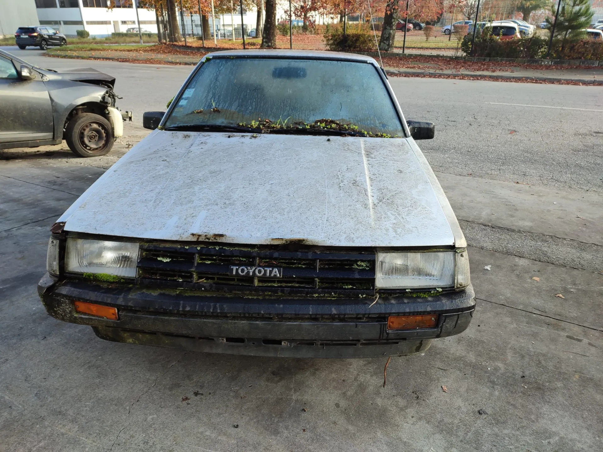 Corolla Sedan  TOYOTA Corolla Sedan (_E18_, ZRE17_) Imagem-1